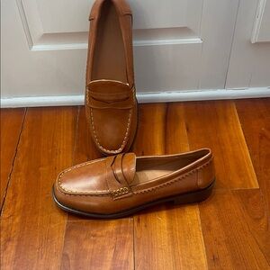 Classic Penny Loafer! New never worn!